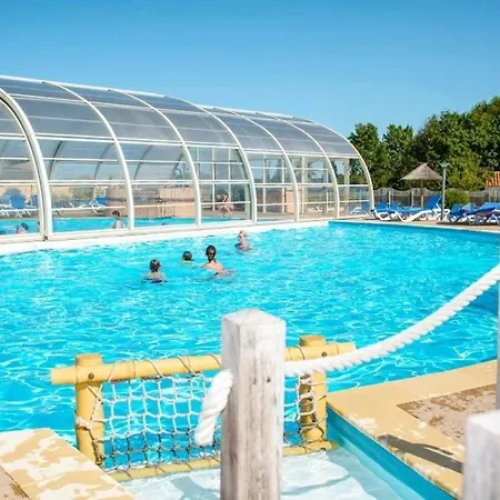 ZEcamping 4 étoiles avec club enfant piscine couverte 1km plage dog friendly Campeggio