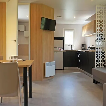 Кемпинг Zecamping 4 Etoiles - Piscine Couverte - A 1 Km - Dog Friendly