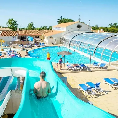 Campsite Zecamping 4 Etoiles Avec Club Enfant Piscine Couverte 1Km Plage Dog Friendly 4*