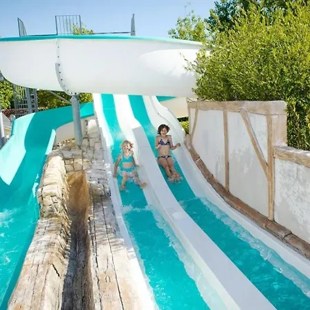 4 Etoiles - Parc Aquatique - Eeiaei Kamp alanı *