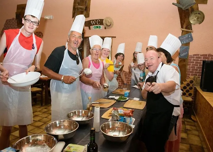 Camping 4 étoiles - Parc aquatique - eeiaei Campeggio