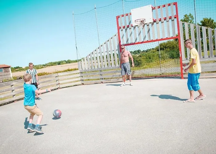 Camping 4 étoiles - Parc aquatique - eeiaei Campeggio Givrand