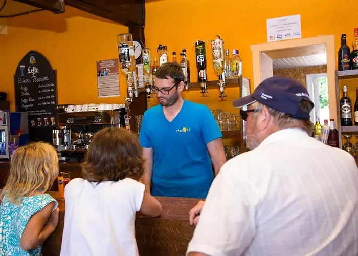 Camping 4 étoiles - Parc aquatique - eeiaei 4*