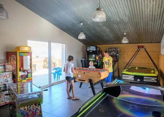 Camping 4 étoiles - Parc aquatique - eeiaei Campeggio Givrand