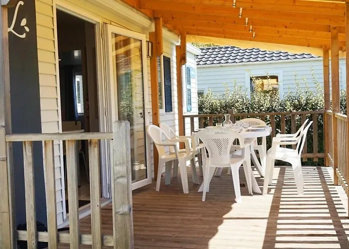 Camping 4 étoiles - Parc aquatique - eeiaei 4*